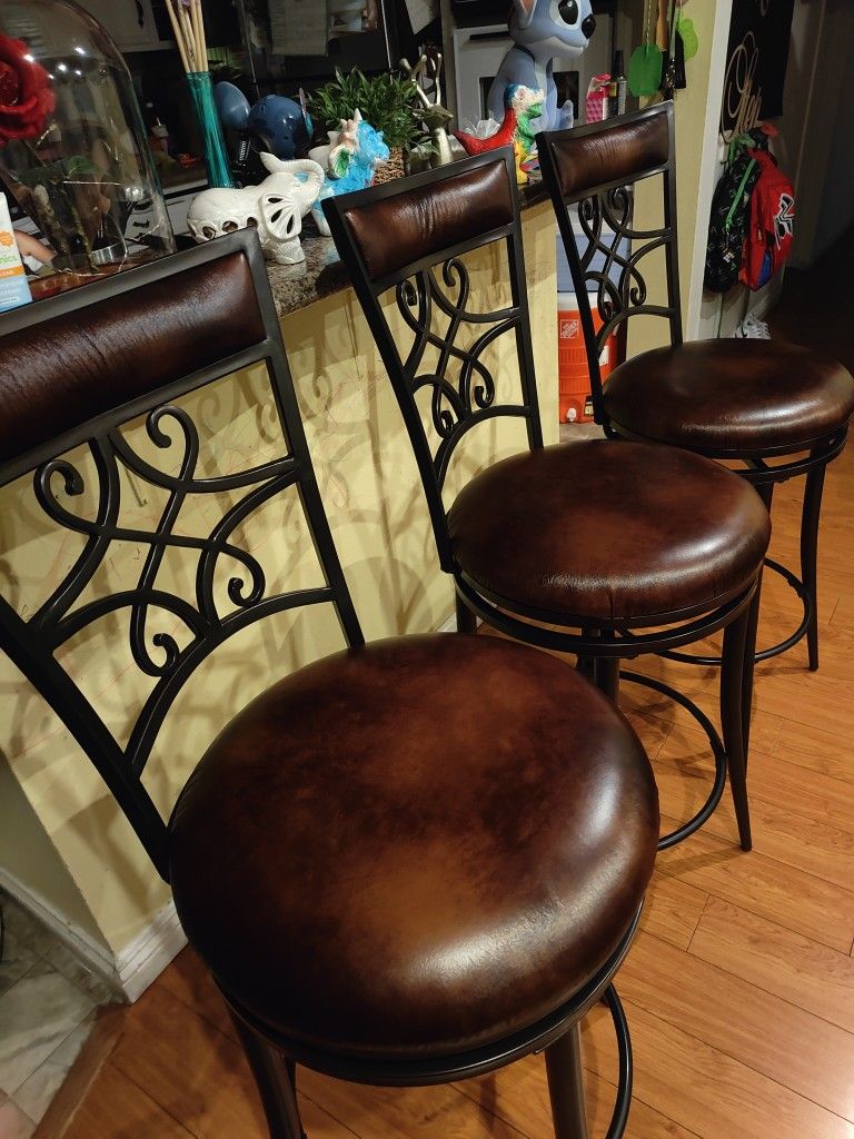 3 Bar Stools Chairs Barstools 29"