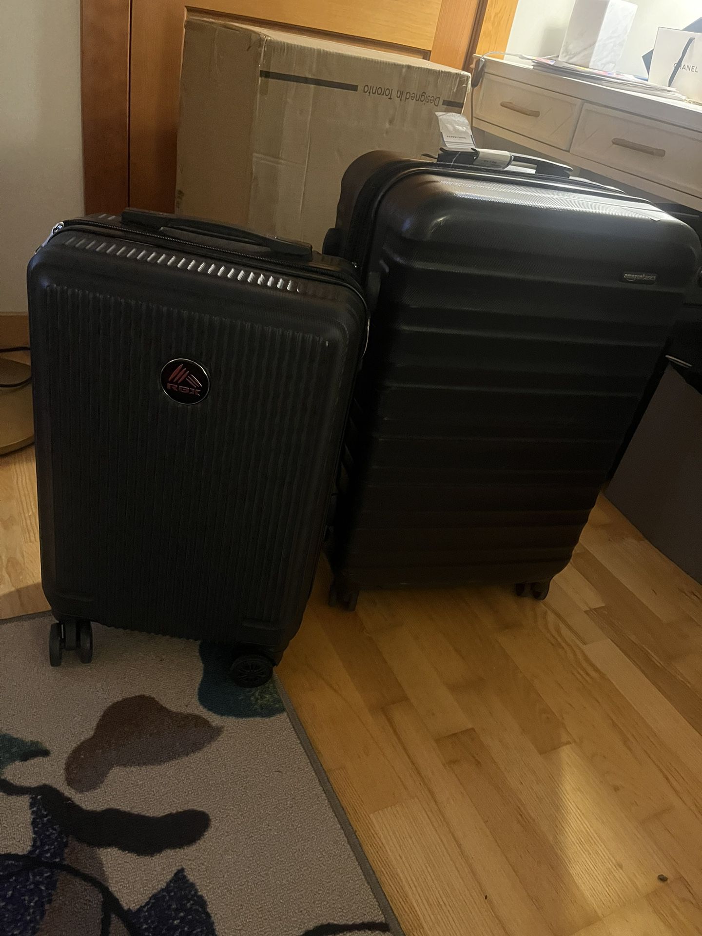 2 Black Suitcases (carry on + check in)