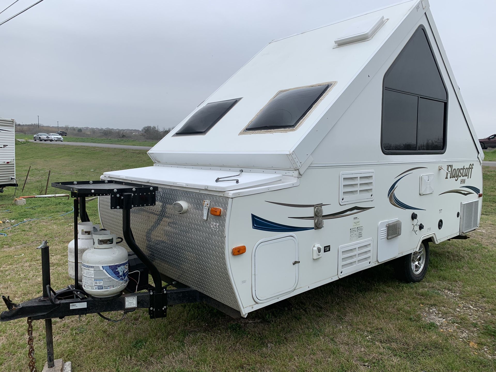 2013 Flagstaff Hard Side Folding PopUp Camper for Sale in Manor, TX