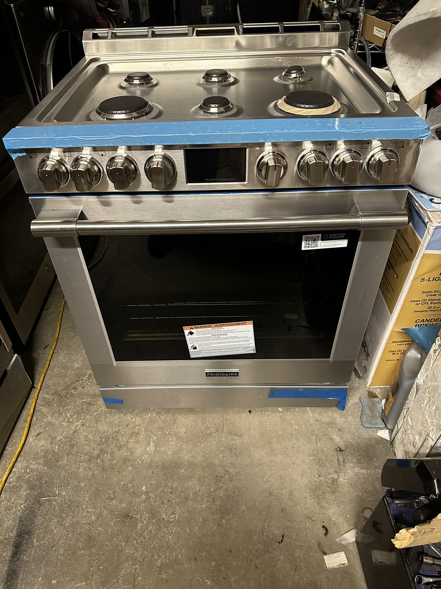 Brand New Frigidaire Professional Gas Stove Convection Oven With Built In Air Fryer