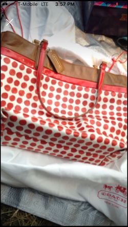 Authentic coach purse new with bag $120