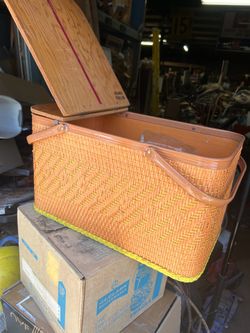 Vintage Redmon picnic basket unused