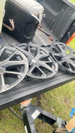 Plastic Hub Cast for Tesla 20 inch