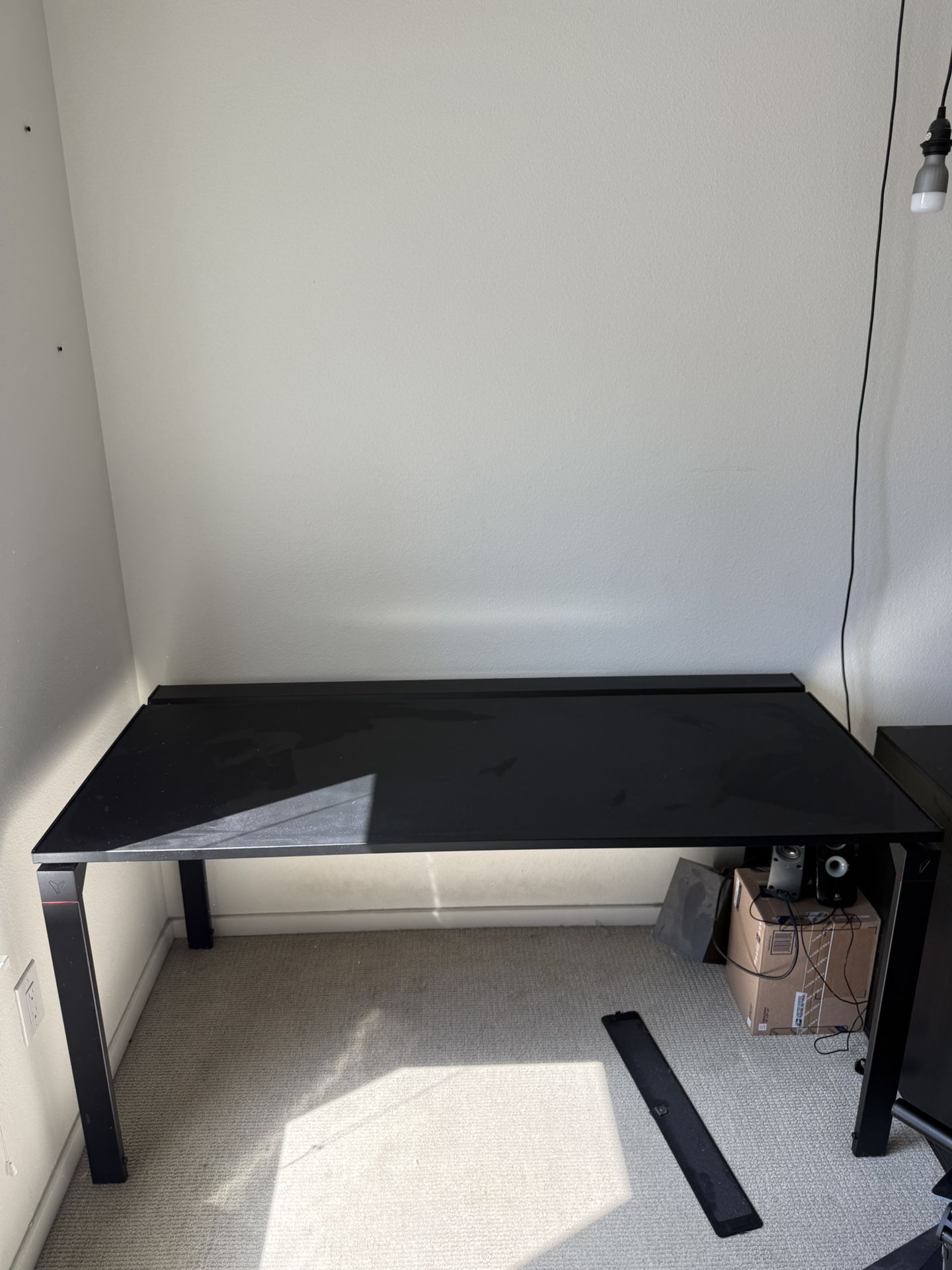 Secretlab Magnus Metal Desk