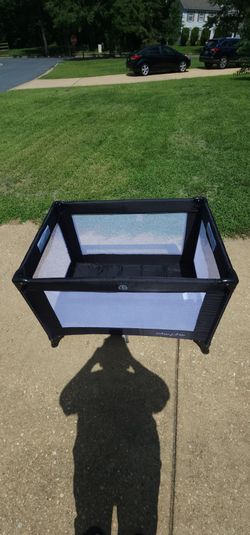 Graco "Dream On Me"  pack n play