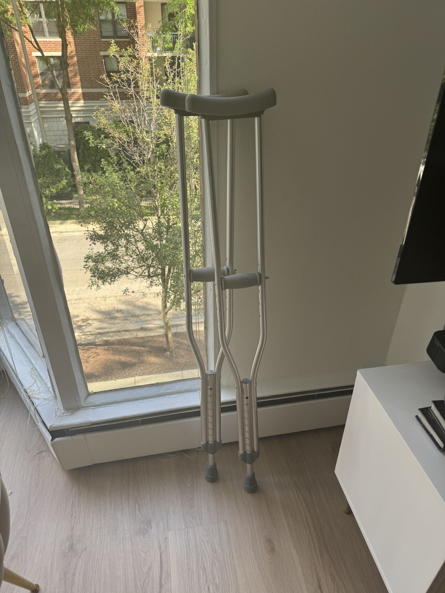 Crutches For Broken Foot