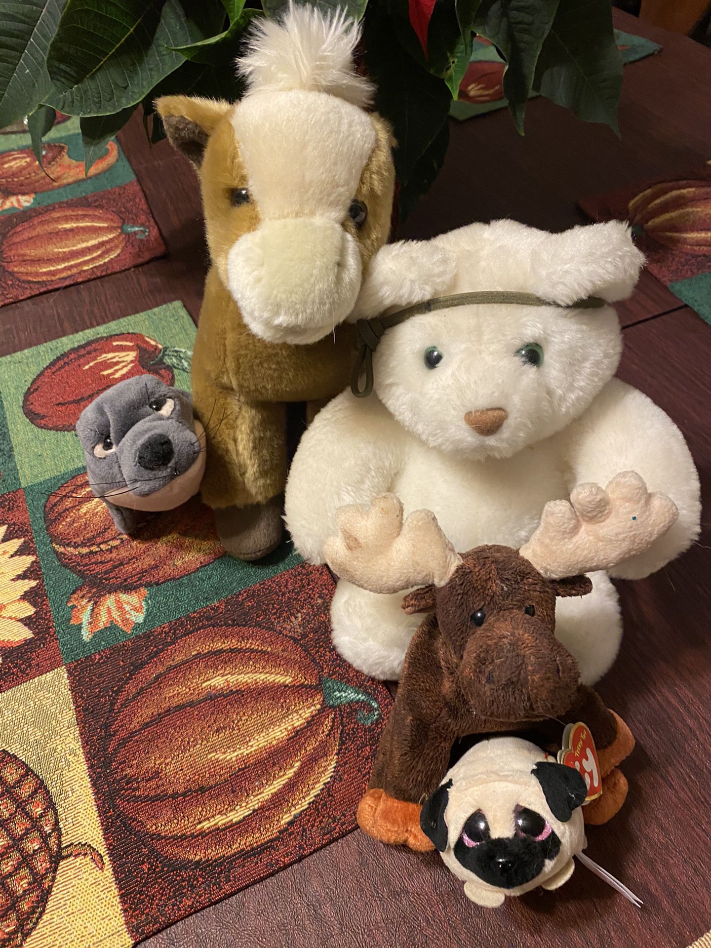 5 stuffed animals
