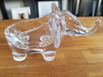 Vintage VANNES LE CHATEL FRANCE CRYSTAL ART GLASS ELEPHANT CANDY DISH