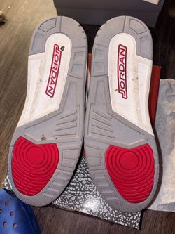 Air Jordan 3 cardinal red