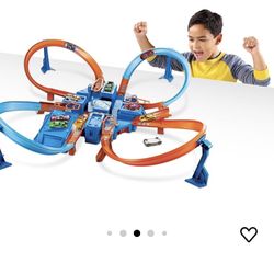 Hotwheels Criss Cross Crash Track Set