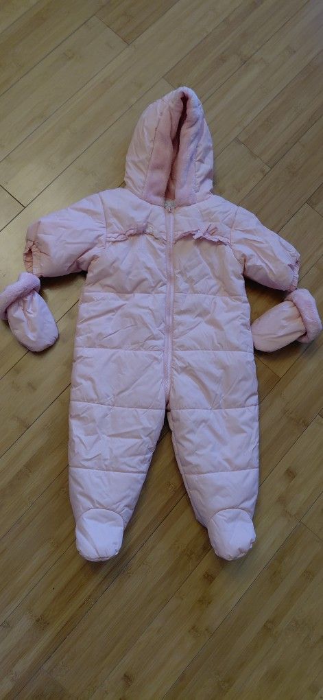 0-6 month baby girl children place snowsuit and pic outfit and 2 skirts and dress