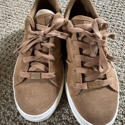 UGG Sneakers 