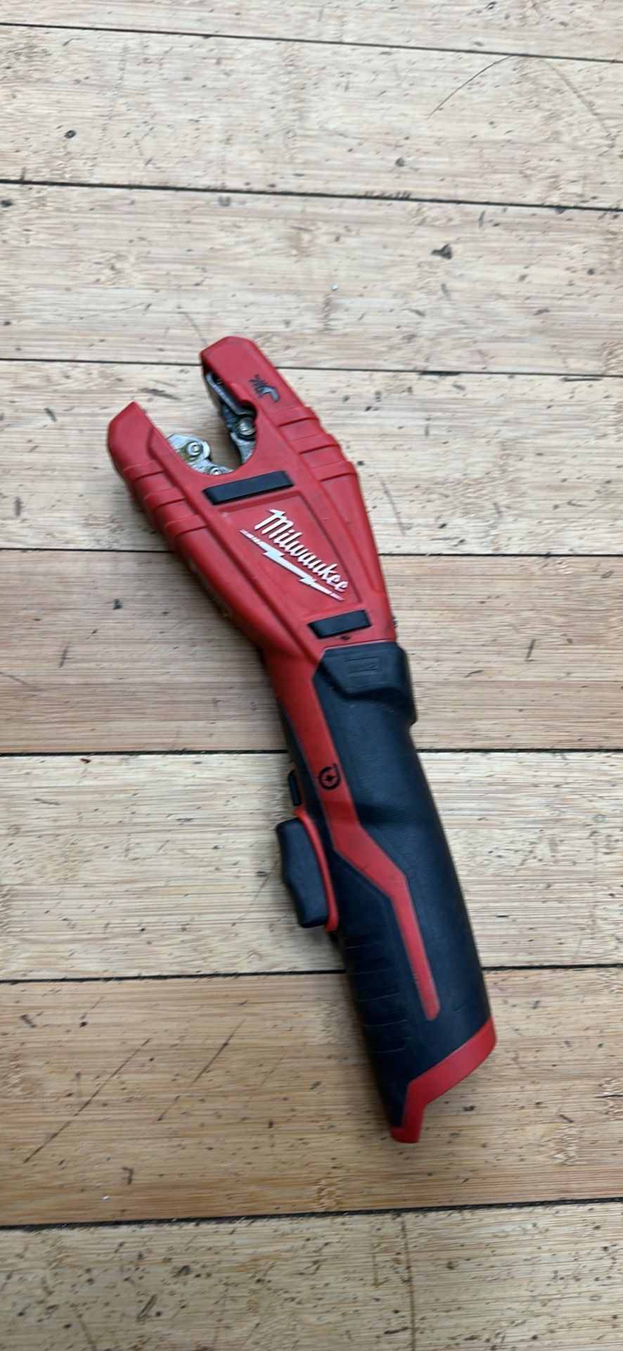 Milwaukee M12 Pipe Tubing Cutter Copper