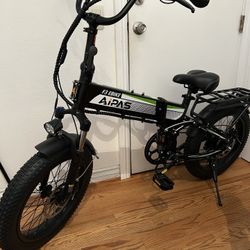 BRAND NEW!! Aipas F3 Adventurer E-bike Folds For Storage Fully Assembled! Rode 1 Time! EXCELLENT CONDITION!!