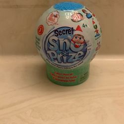 The Elf On The Shelf Secret,Sno PRIZE One Mini Figure Hiding In The Snow Retail 8.95