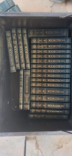 World Book Encyclopedia In Good Condition **only #4 Is Missing ** NORTH HOLLYWOOD AREA  Take All For $100 Firm On Price **