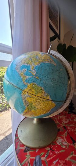 Rand McNally vintage globe (1960s)