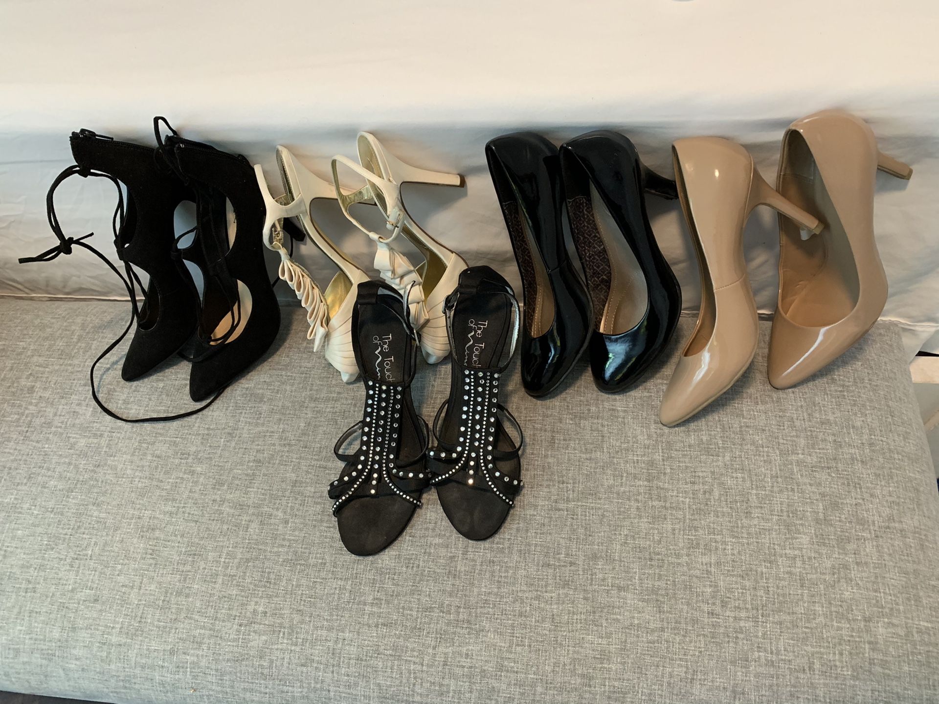 Size 7 shoes, the beige shoe is size 8