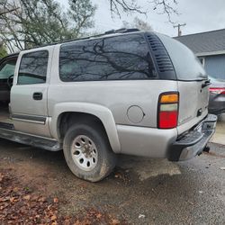 Parting Out 2005 Suburban 