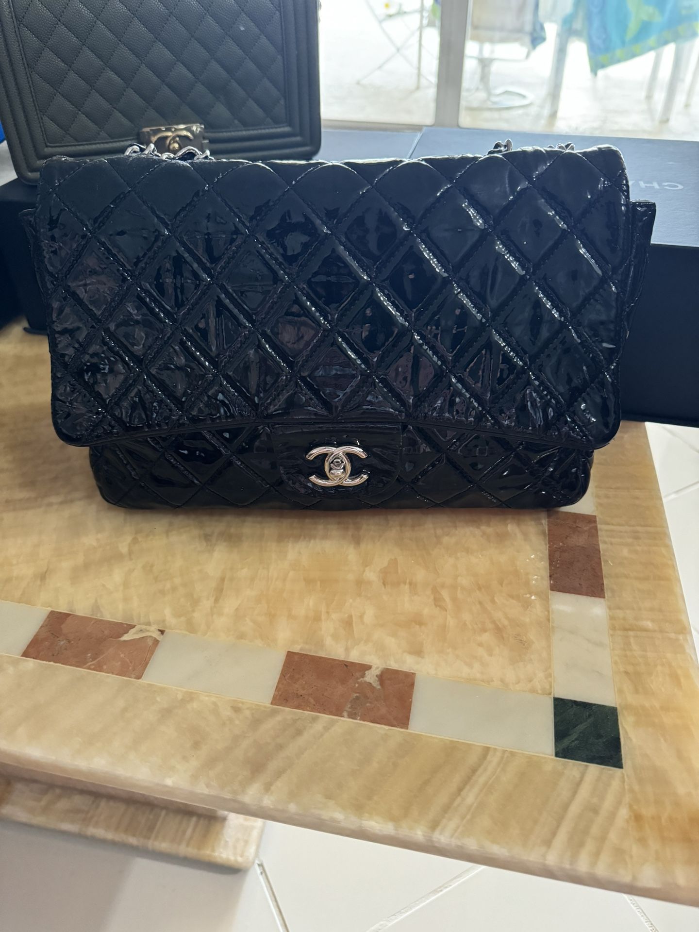 Large classic Flap
