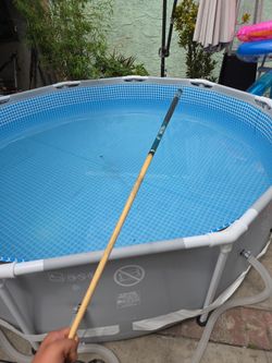 A stick to play pool!