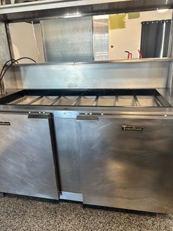 Deli sandwich prep station