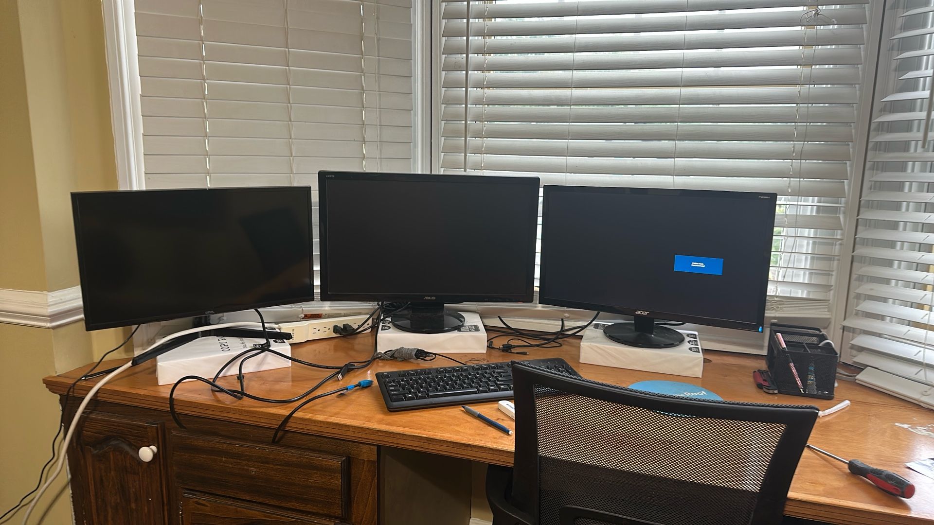 3 Monitors