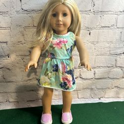 American Girl Truly Me 18-inch Doll with Blue Eyes, Blonde Hair, Lt-to-Med Skin Tone; Printed Dress, Pink Shoes