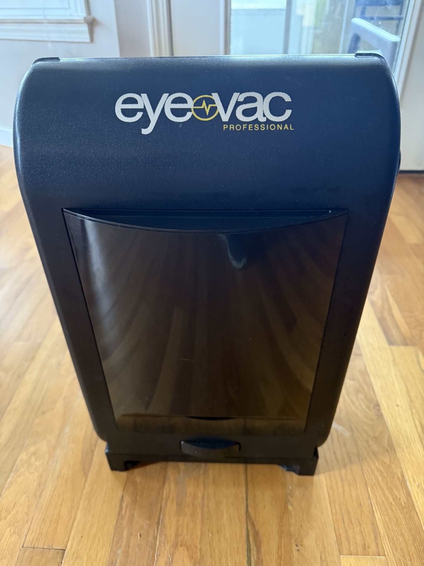 Eye-vac Professional Vacuum