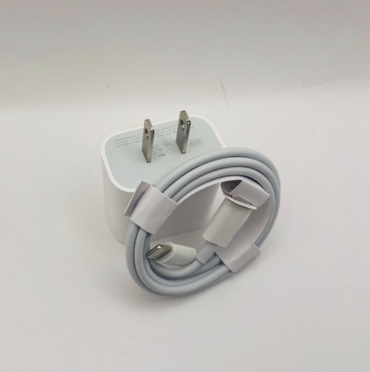 IPHONE Fast Charging Wall Block with Type C to Lightning for iPhone 13/12/Pro/Max/11/XR/SE