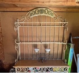 Elegant Vintage Rack