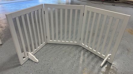 Free Standing Dog Gate