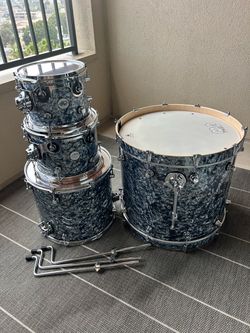 DW Design Series Drums - 4 piece - Blue Oyster Wrap