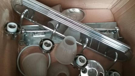 Bathroom light with 3 sconces