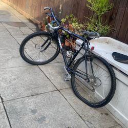 Vintage Trek 970  Frame Is 26 X 2.10  K 1010–004