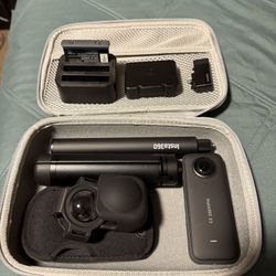 Insta 360 X3 Creator Bundle 