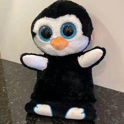 Ty Beanie Peek a Boos Winter/Holiday Collection - Penni. Size 10”