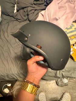 Motorcycle helmet