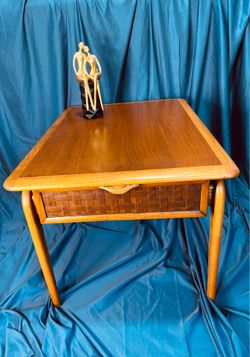 MID CENTURY END TABLE