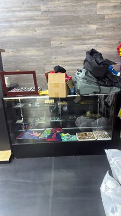 Showcases/Display  (two complete)
