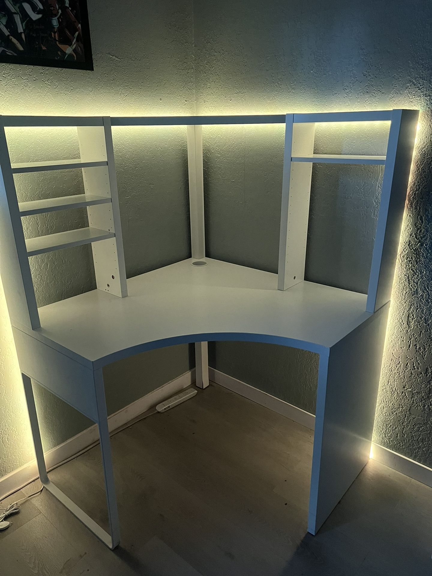 IKEA MICKE Corner Desk
