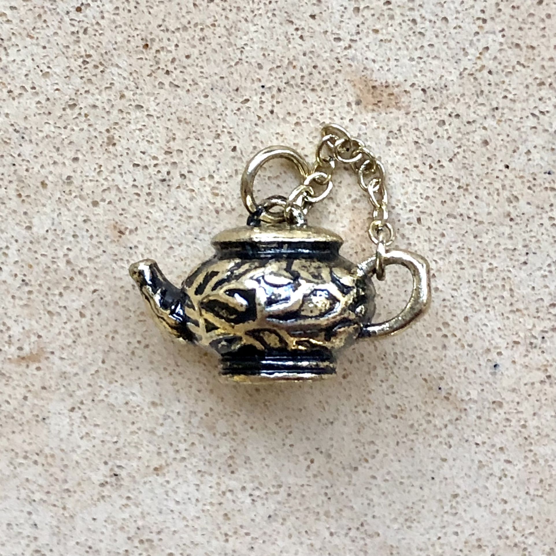 π« Cute little antique gold tone metal teapot with chain attached to lid pendant