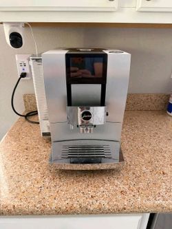 Jura Z10 Super Automatic
Espresso Machine