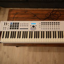 Arturia KeyLab 88 MkII MIDI Keyboard *LIKE NEW*