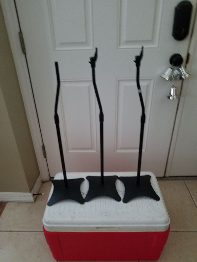 3 metal music stands