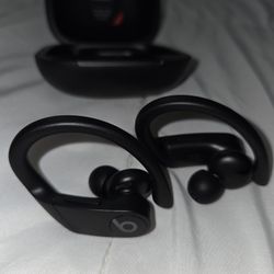 BEATS  wireless earbuds 