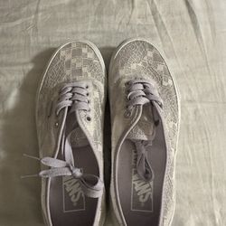 NEVER WORN Women’s 8 vans 