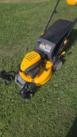 Cub Cadet Push Lawnmower with Bag and Honda Motor