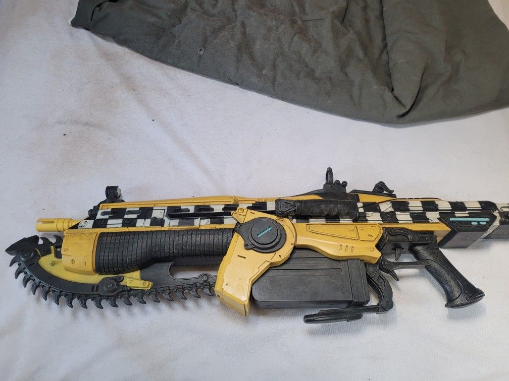 Gears Of War Judgement Lancer Replica Gun NECA 1:1 Prop Life Size