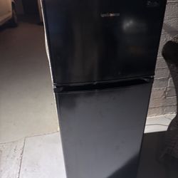refrigerator 